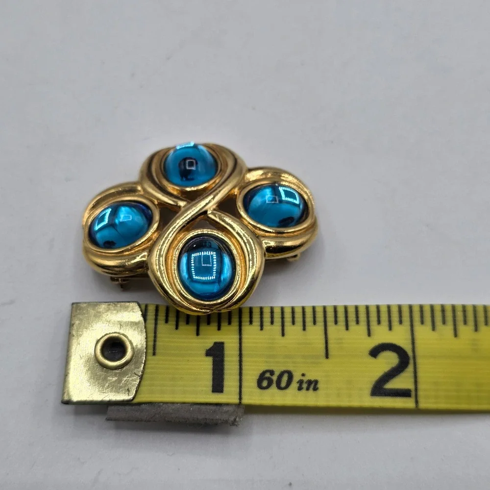 Vintage Monet Gold Tone Blue Glass Cabochon Quatrefoil Brooch Pin Abstract Retro
